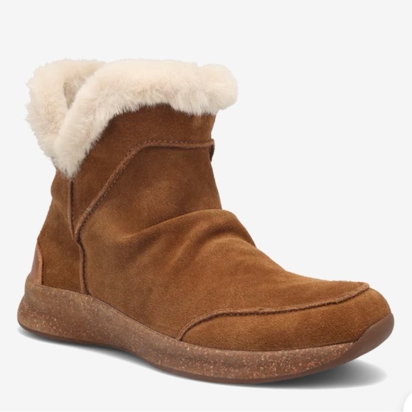 New! Taos Footwear Brown Suede Winter Boots NEW in Box! - Picture 3 of 9